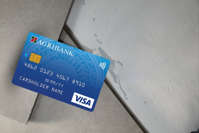 Trước khi làm chiếc thẻ tín dụng đầu tiên: Đây là 4 loại thẻ có mức phí thường niên mềm nhất dành cho người mới đi làm - Ảnh 3.