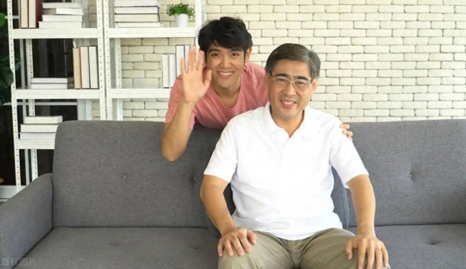 "Bố thà rằng con không lấy vợ": Bức thư "ngược đời" của ông bố gửi con trai 30 tuổi khiến nhiều người phải suy ngẫm về hôn nhân thời nay - Ảnh 1. "Bố thà rằng con không lấy vợ": Bức thư "ngược đời" của ông bố gửi con trai 30 tuổi khiến nhiều người phải suy ngẫm về hôn nhân thời nay - Ảnh 1.