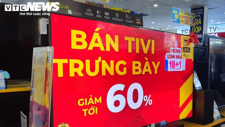 C&oacute; n&ecirc;n mua TV trưng b&agrave;y gi&aacute; rẻ? - Ảnh 1.