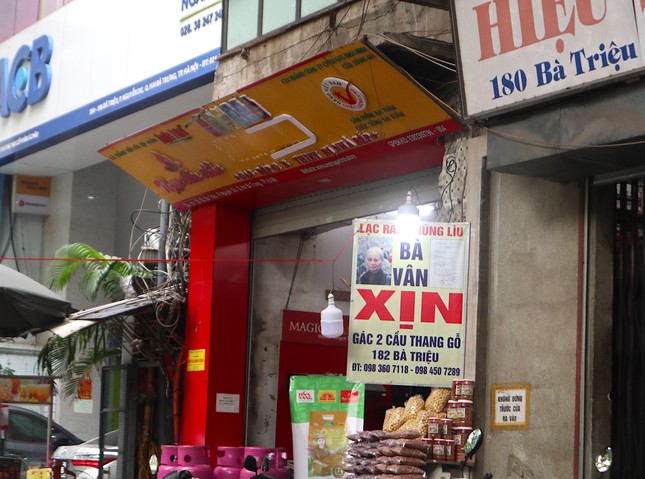 Ma trận giữa con phố có nhiều "Bà Vân" nhất Hà Nội - Ảnh 3. Ma trận giữa con phố có nhiều "Bà Vân" nhất Hà Nội - Ảnh 3.
