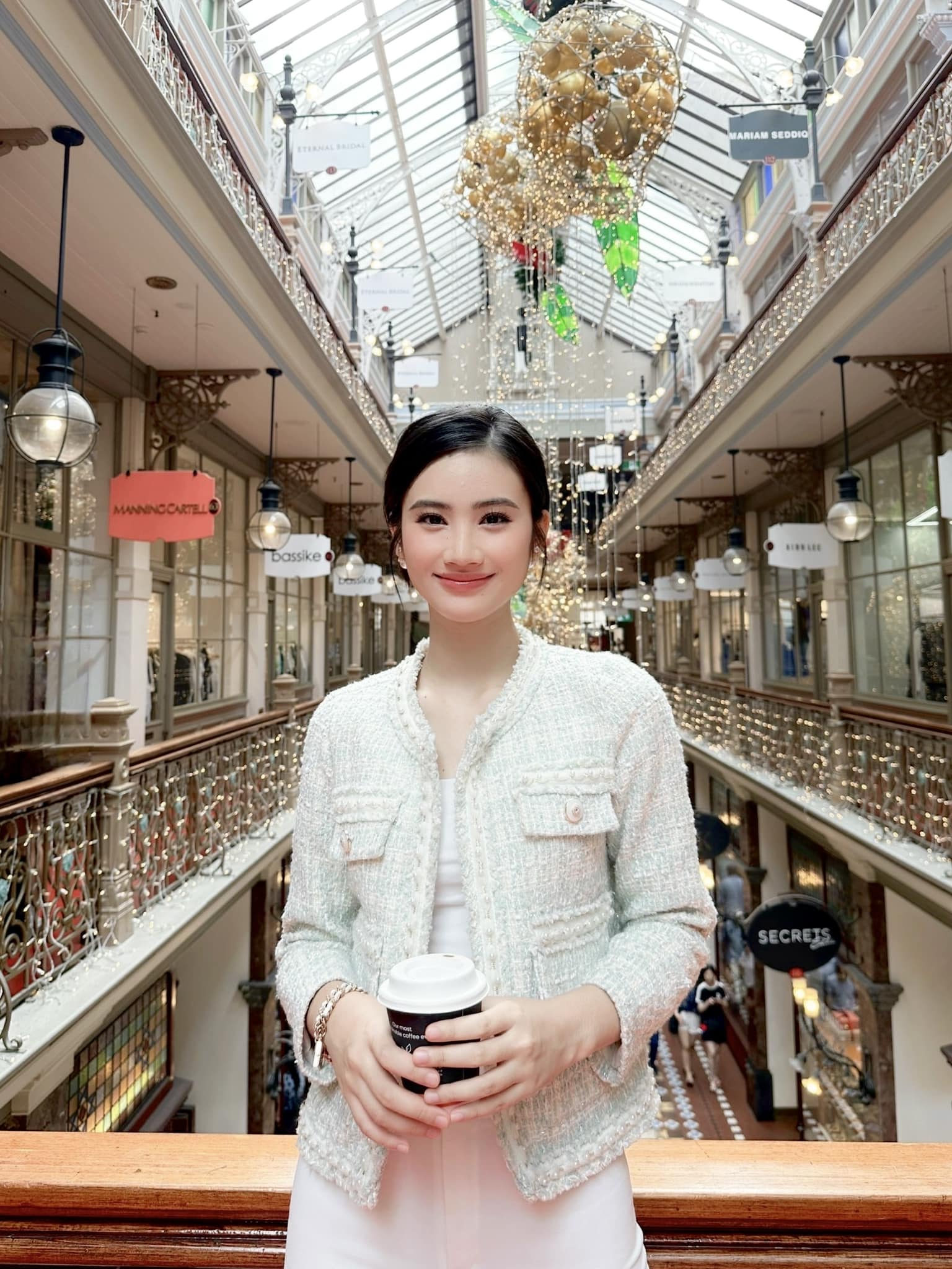 Hoa hậu Ý Nhi không về Việt Nam đón Tết, tất bật làm thêm khi du học Úc hoá ra vì lý do này- Ảnh 2. Hoa hậu Ý Nhi không về Việt Nam đón Tết, tất bật làm thêm khi du học Úc hoá ra vì lý do này- Ảnh 2.