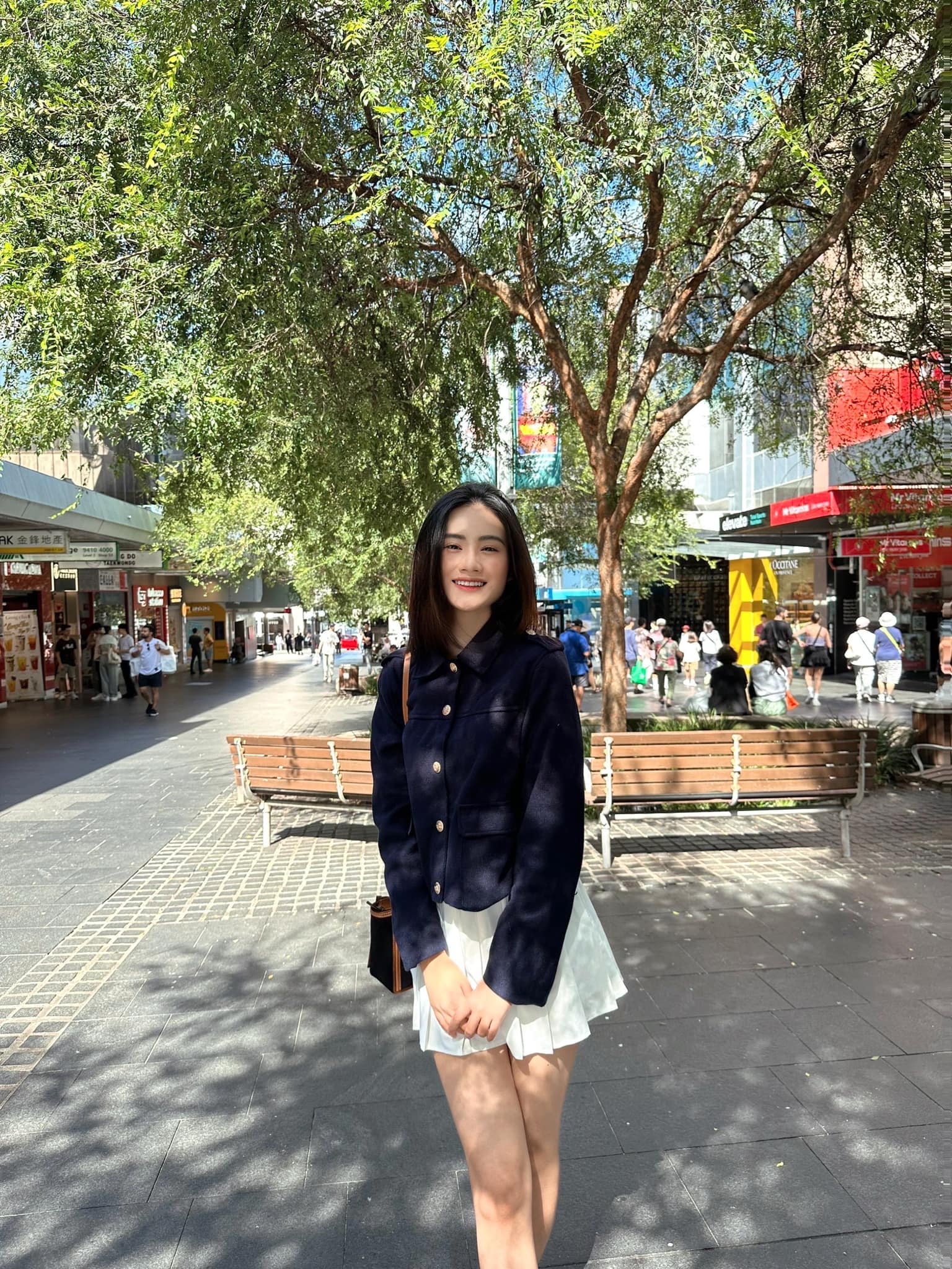 Hoa hậu Ý Nhi không về Việt Nam đón Tết, tất bật làm thêm khi du học Úc hoá ra vì lý do này- Ảnh 4. Hoa hậu Ý Nhi không về Việt Nam đón Tết, tất bật làm thêm khi du học Úc hoá ra vì lý do này- Ảnh 4.