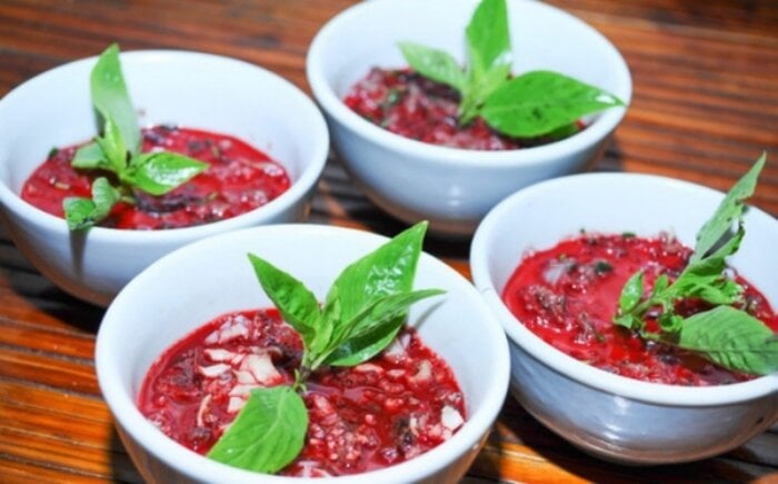 Ăn tiết canh lợn của nhà nuôi sẽ an toàn? - Ảnh 2. Ăn tiết canh lợn của nhà nuôi sẽ an toàn? - Ảnh 2.