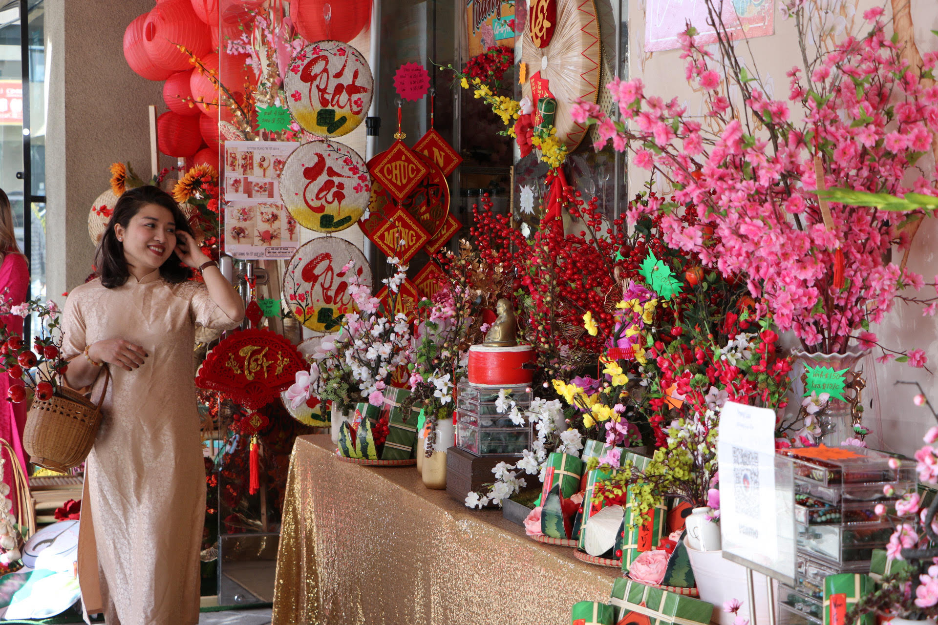 Người phụ nữ mang nét đẹp văn hóa quê nhà thổi hồn vào những sự kiện và đám cưới người Việt ở Mỹ- Ảnh 3.