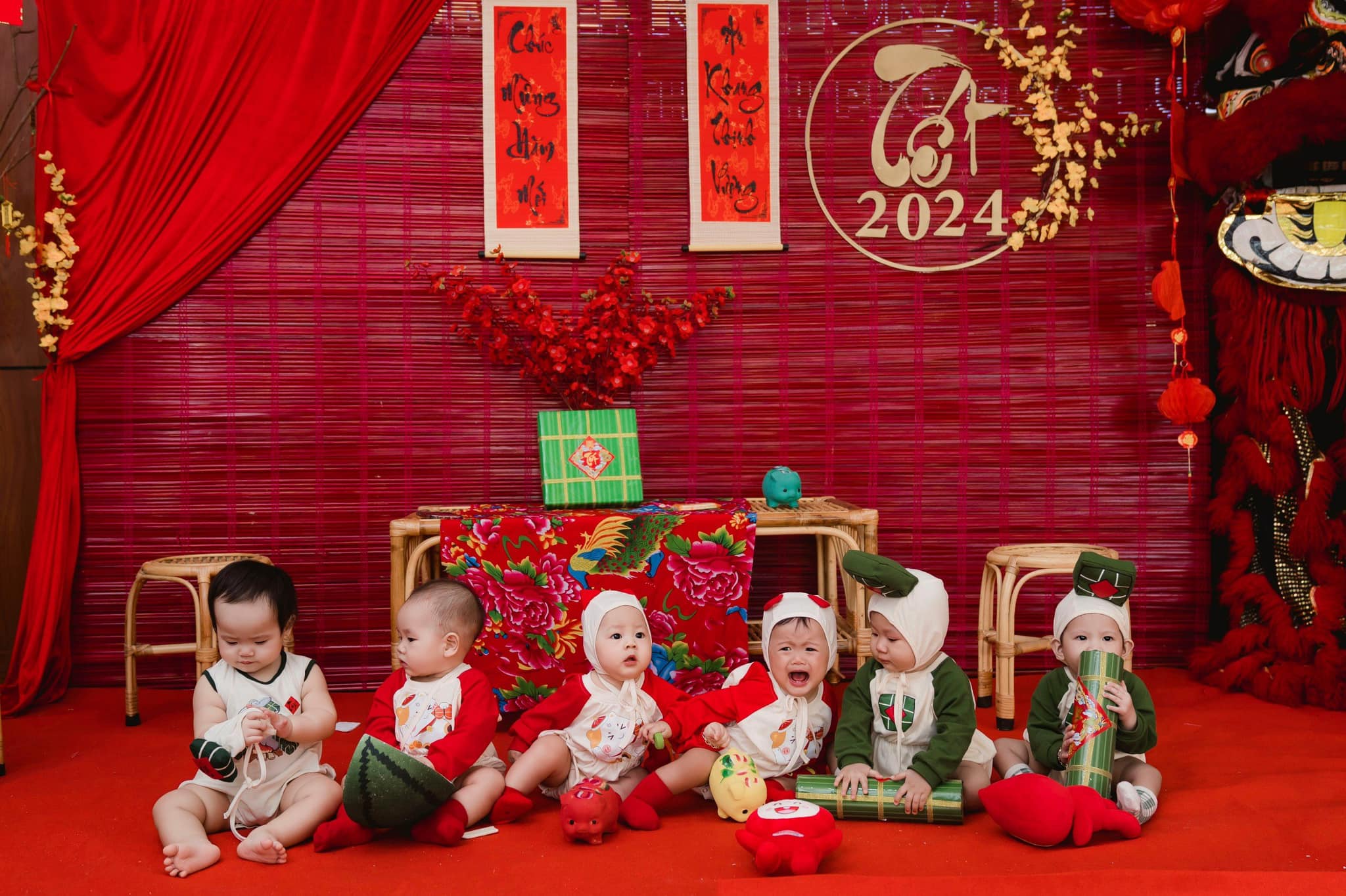 Hội mẹ bỉm và các em bé đến từ Quảng Ngãi off team đón Tết 2024, 50 sắc thái lúc cười lúc khóc cưng xỉu - Ảnh 5.