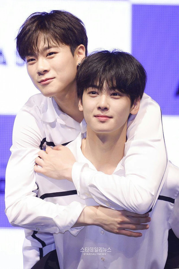 Em trai nam thần đẹp trai nhất Kpop Cha Eun Woo lần đầu lộ diện, đẹp tới mức nào mà khiến dàn sao trầm trồ?- Ảnh 5.