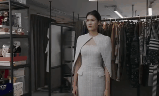 Lisa có eo nhỏ tới mức này: Số đo không quá 58cm, diện váy size XS cũng chưa vừa- Ảnh 5. Lisa có eo nhỏ tới mức này: Số đo không quá 58cm, diện váy size XS cũng chưa vừa- Ảnh 5.