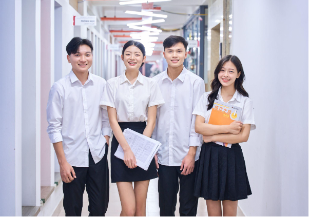 Cấp 3 THPT có phải là con đường sáng duy nhất cho học sinh lớp 9? - Ảnh 1. Cấp 3 THPT có phải là con đường sáng duy nhất cho học sinh lớp 9? - Ảnh 1.