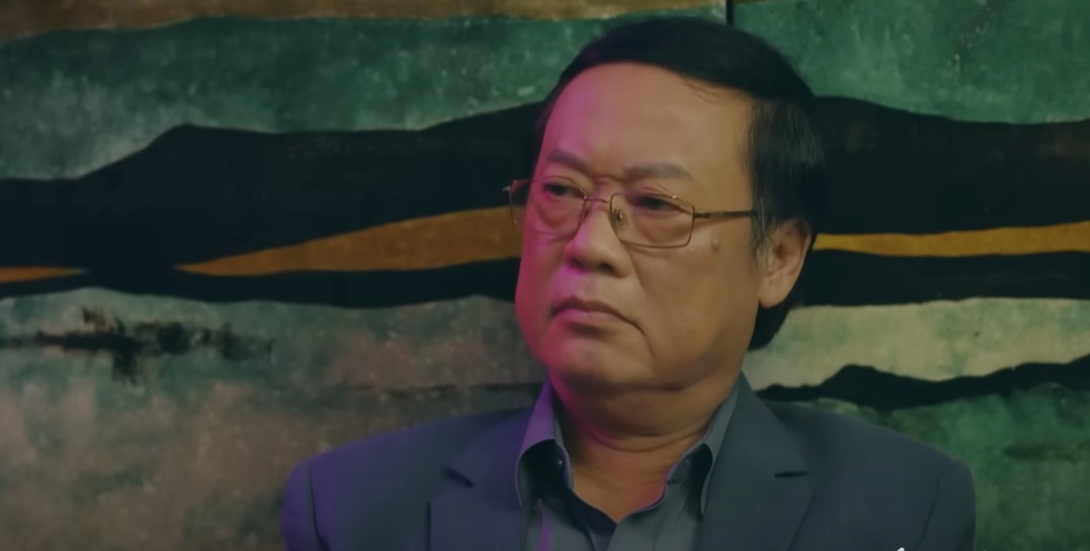 "Chúng ta của 8 năm sau": Lộ diện ông bố quyền lực của nữ phụ sang chảnh nhất phim- Ảnh 1. "Chúng ta của 8 năm sau": Lộ diện ông bố quyền lực của nữ phụ sang chảnh nhất phim- Ảnh 1.