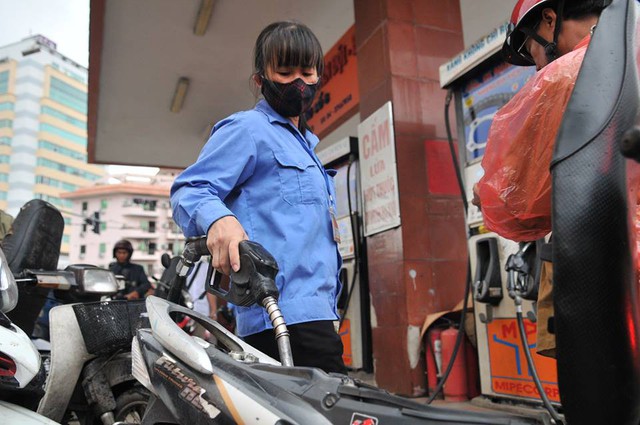 Giá xăng dầu đồng loạt giảm tại kỳ điều hành đầu tiên của năm 2024 - Ảnh 1.