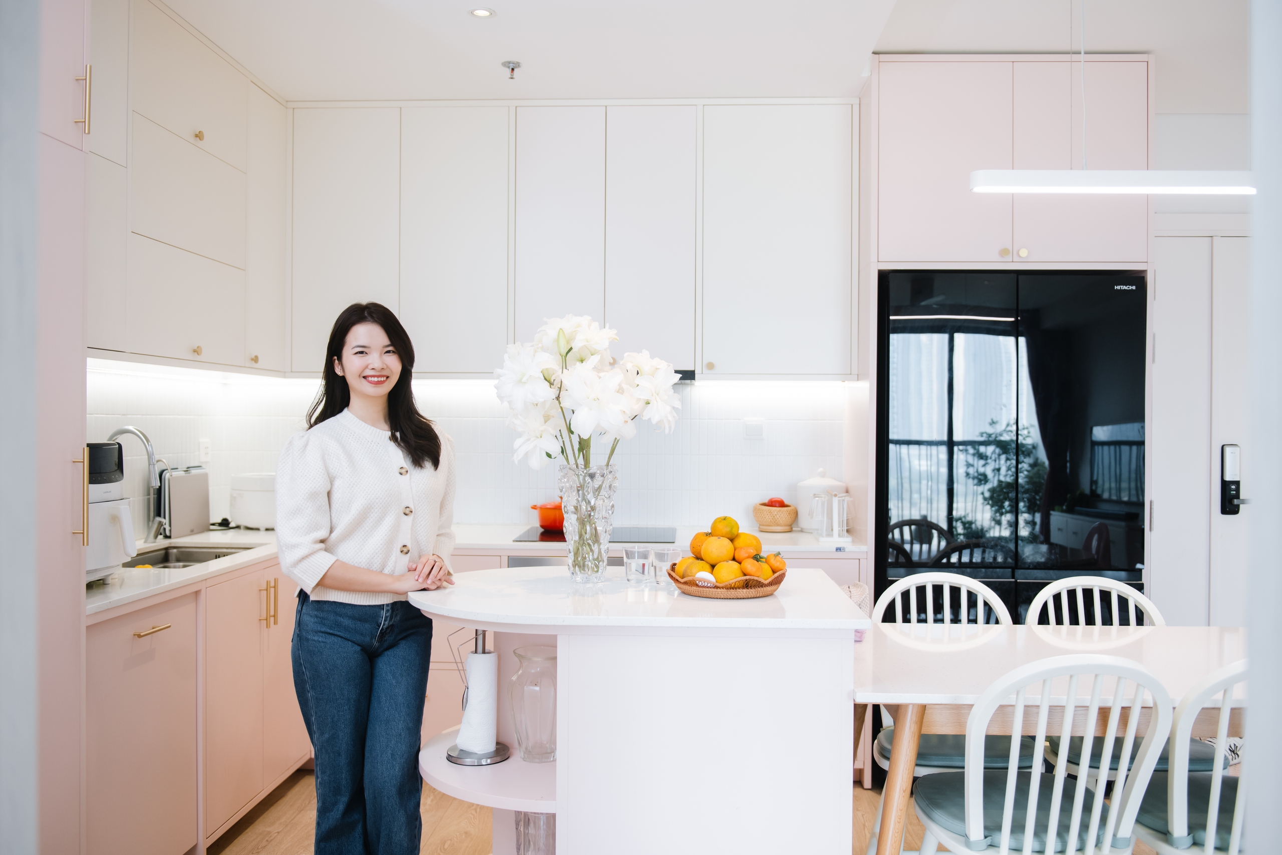 Đến thăm không gian sống của Beauty blogger Hoàng Ngọc Diệp: Chỉ 15 phút đã &quot;chốt&quot; ngay đây là căn nhà trong mơ vì điều này, mê mẩn khu bếp vì có hệ tủ kho chứa cả thế giới - Ảnh 7.