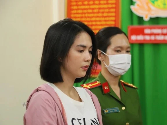 Hình ảnh hiện tại của người mẫu Ngọc Trinh (Hoa hậu Việt Nam Hoàn cầu 2011) sau hơn 2 tháng trong trại tạm giam - Ảnh 3.