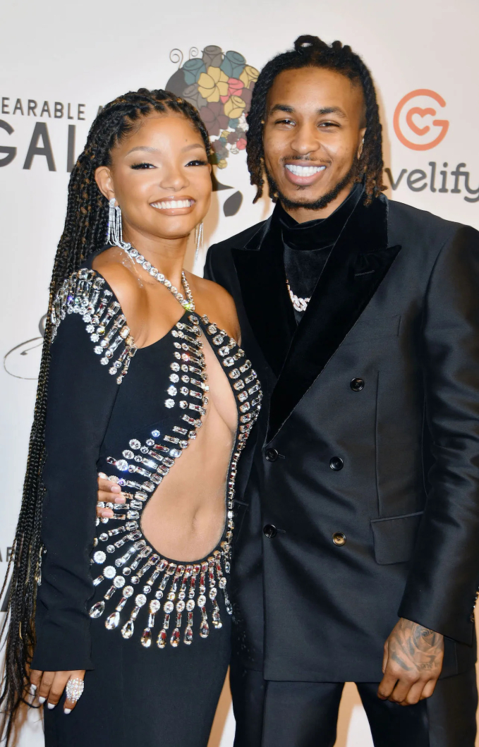 “Nàng tiên cá” Halle Bailey vỡ òa hạ sinh con trai đầu lòng ở tuổi 23, hút 2 triệu like nhờ ảnh quý tử - Ảnh 1.