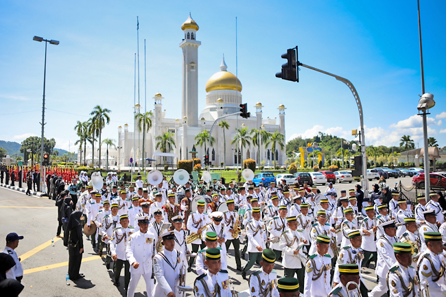 Đám cưới của Hoàng tử tỷ đô Brunei: Kéo dài 10 ngày với loạt nghi lễ hoàng tráng và dàn khách mời đẳng cấp - Ảnh 3.