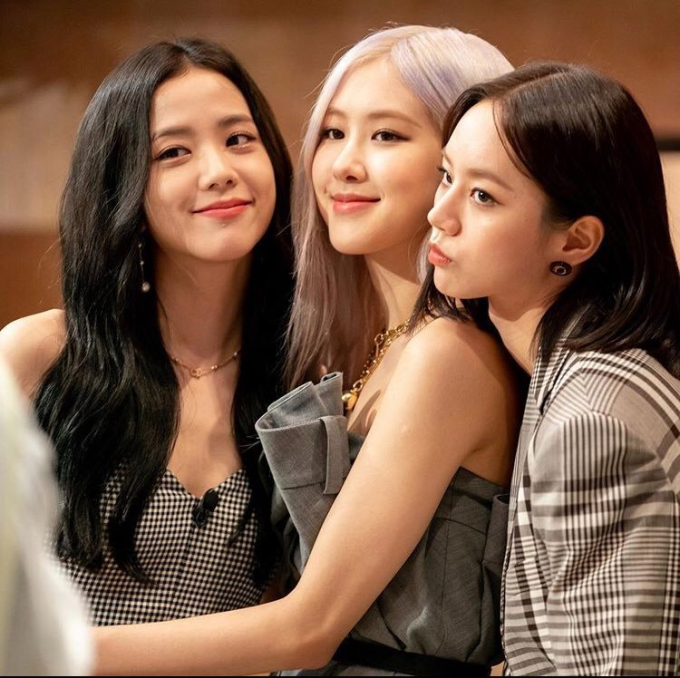 Jisoo (BLACKPINK) bắt chước Hyeri (Reply 1988) lộ liễu, lại còn “rình rập” đàn chị - Ảnh 6.