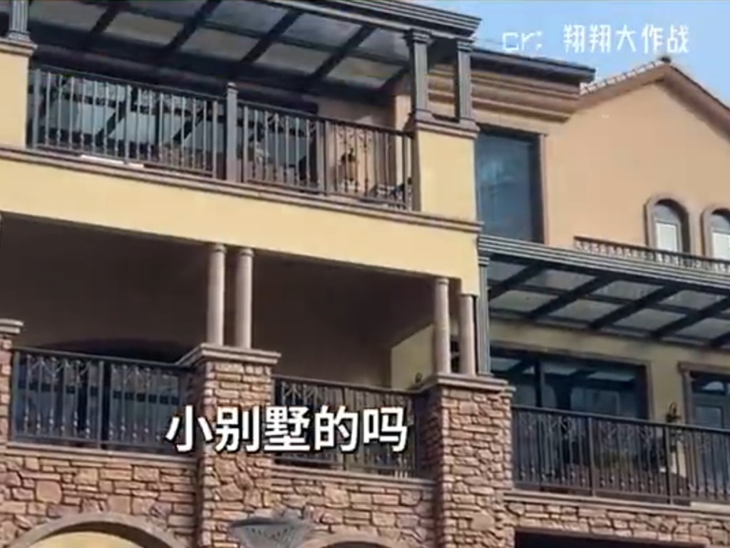 Bố than nh&agrave; ngh&egrave;o nợ nần suốt 20 năm, đến l&uacute;c tốt nghiệp ĐH ch&agrave;ng trai mới ph&aacute;t hiện m&igrave;nh l&agrave; "ph&uacute; nhị đại"- Ảnh 2.