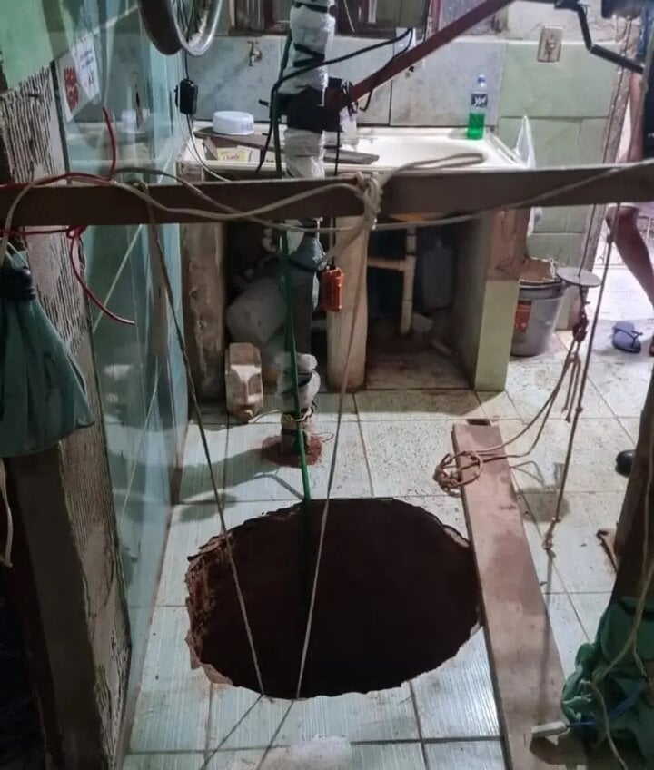 Đ&agrave;o hố t&igrave;m v&agrave;ng s&acirc;u 40m trong nh&agrave;, người đ&agrave;n &ocirc;ng chết thương t&acirc;m - Ảnh 3.