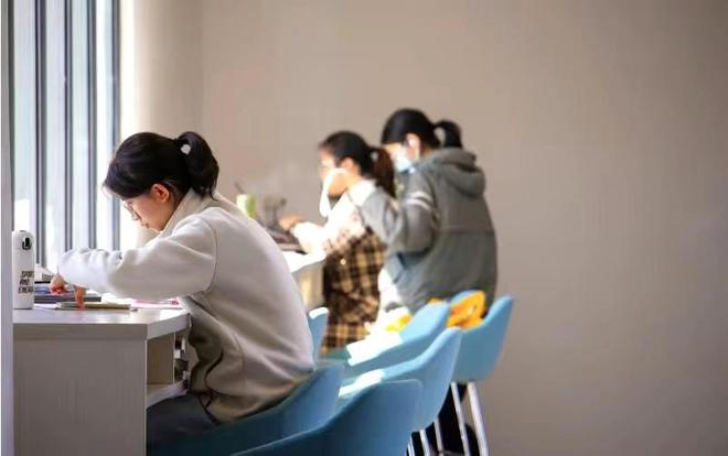 Cảnh báo: 3 kiểu sinh viên dễ bị xã hội đào thải không thương tiếc sau 10 năm nữa - Ảnh 2. Cảnh báo: 3 kiểu sinh viên dễ bị xã hội đào thải không thương tiếc sau 10 năm nữa - Ảnh 2.