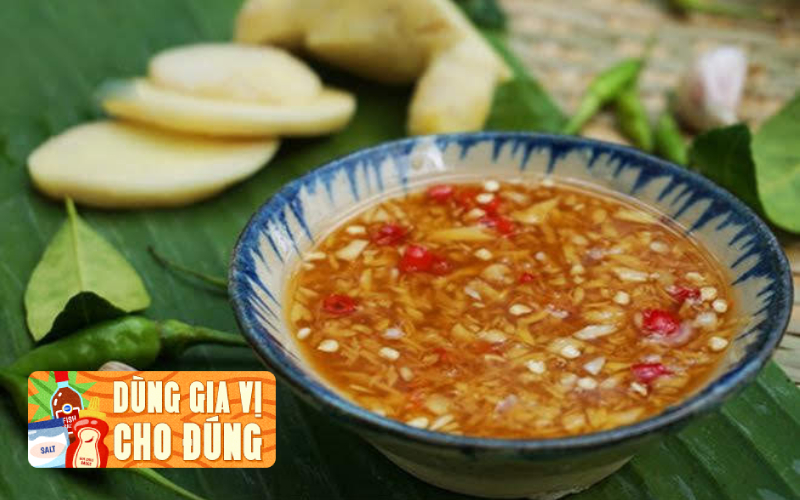 Người Việt cần bỏ ngay những sai lầm này khi dùng nước mắm, kẻo khiến thực phẩm mất chất và sinh độc cho cơ thể