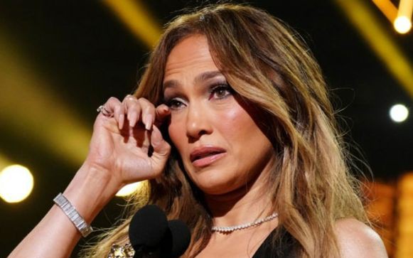 Jennifer Lopez n&oacute;i về Ben Affleck: 'Nỗi đau ly h&ocirc;n giết chết t&ocirc;i m&atilde;i m&atilde;i'