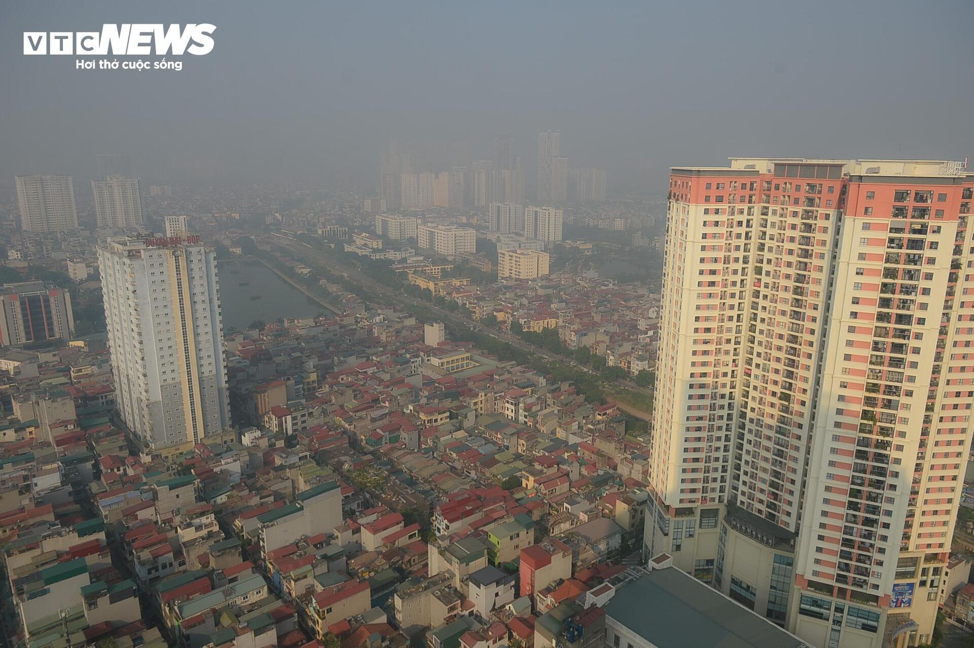 Hà Nội vào mùa ô nhiễm không khí, bầu trời mù mịt, bụi mịn giăng như sương- Ảnh 5.