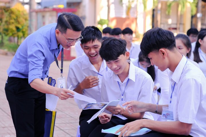 'Học sinh chỉ cần giỏi Thể dục cũng l&agrave; giỏi' - Ảnh 1.