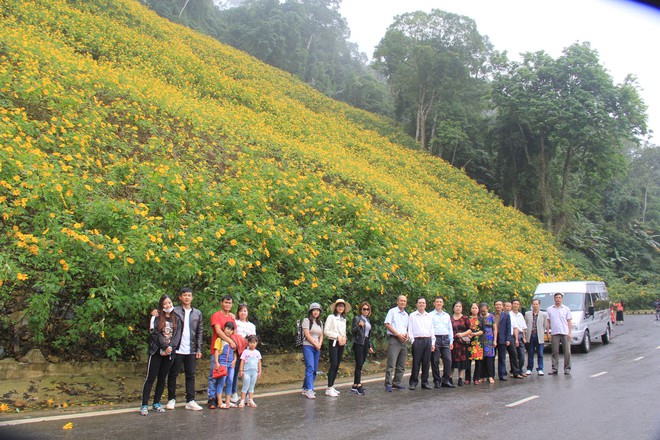 Nơi được ví như &quot;Đà Lạt thu nhỏ&quot; nhờ mùa hoa vàng rực rỡ, thì ra ngay gần Hà Nội, đường đi chỉ hơn 50km - Ảnh 6.