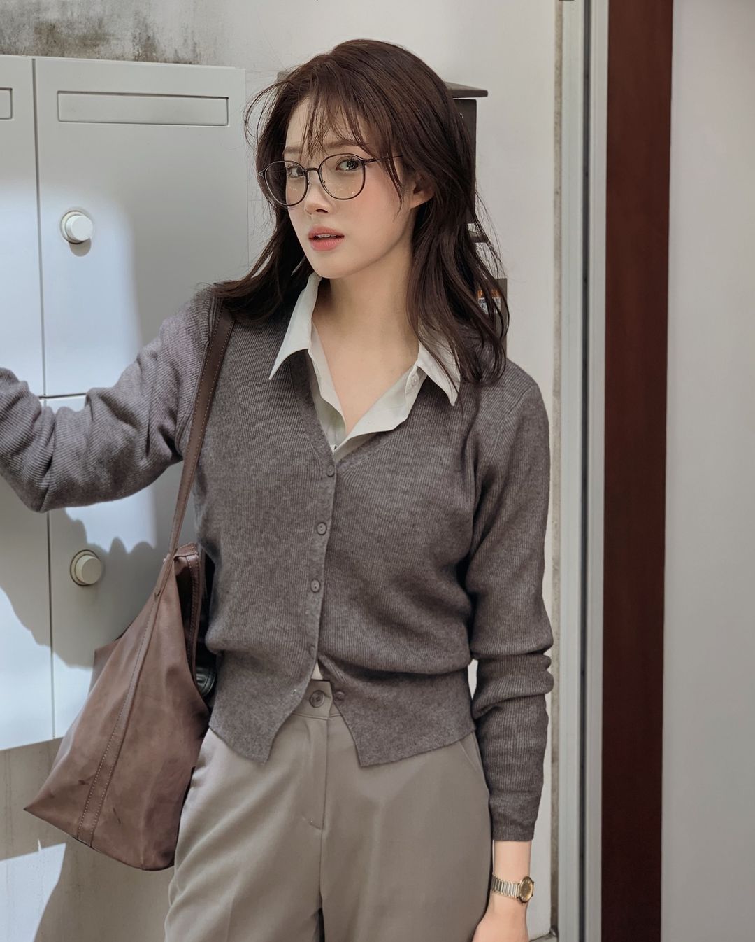 5 cách diện cardigan lửng trẻ trung và ưng mắt dịp đầu Thu - Ảnh 6.