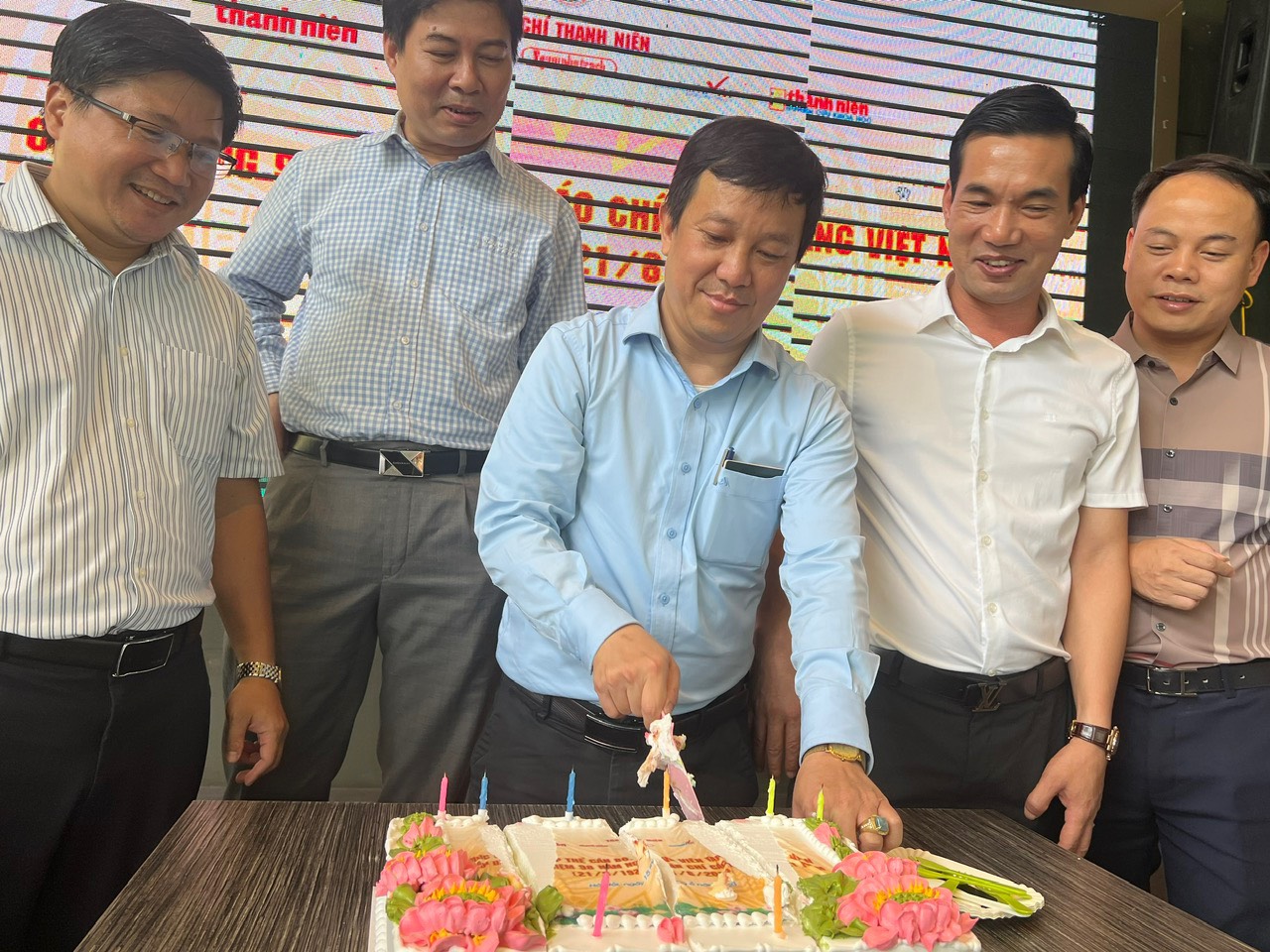 Tạp ch&iacute; Thanh ni&ecirc;n 62 năm x&acirc;y dựng v&agrave; ph&aacute;t triển, n&acirc;ng tầm c&ocirc;ng t&aacute;c l&yacute; luận gắn với nghi&ecirc;n cứu khoa học, x&acirc;y dựng t&ograve;a soạn hội tụ đồng h&agrave;nh c&ugrave;ng thanh ni&ecirc;n tiến bước v&agrave;o kỷ nguy&ecirc;n mới- Ảnh 19.