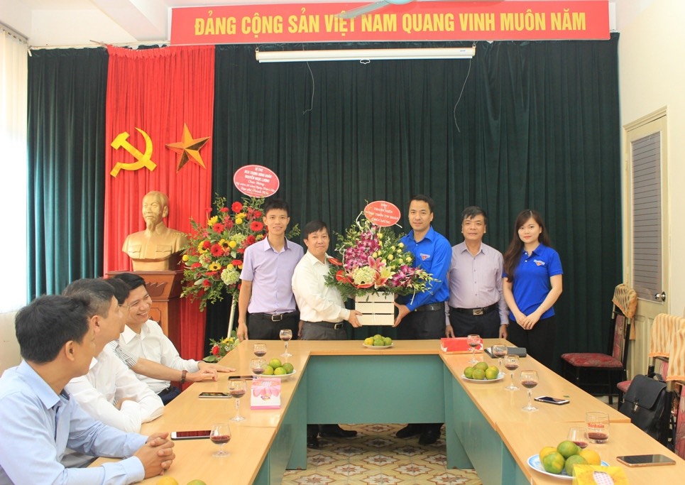 Tạp ch&iacute; Thanh ni&ecirc;n 62 năm x&acirc;y dựng v&agrave; ph&aacute;t triển, n&acirc;ng tầm c&ocirc;ng t&aacute;c l&yacute; luận gắn với nghi&ecirc;n cứu khoa học, x&acirc;y dựng t&ograve;a soạn hội tụ đồng h&agrave;nh c&ugrave;ng thanh ni&ecirc;n tiến bước v&agrave;o kỷ nguy&ecirc;n mới- Ảnh 2.