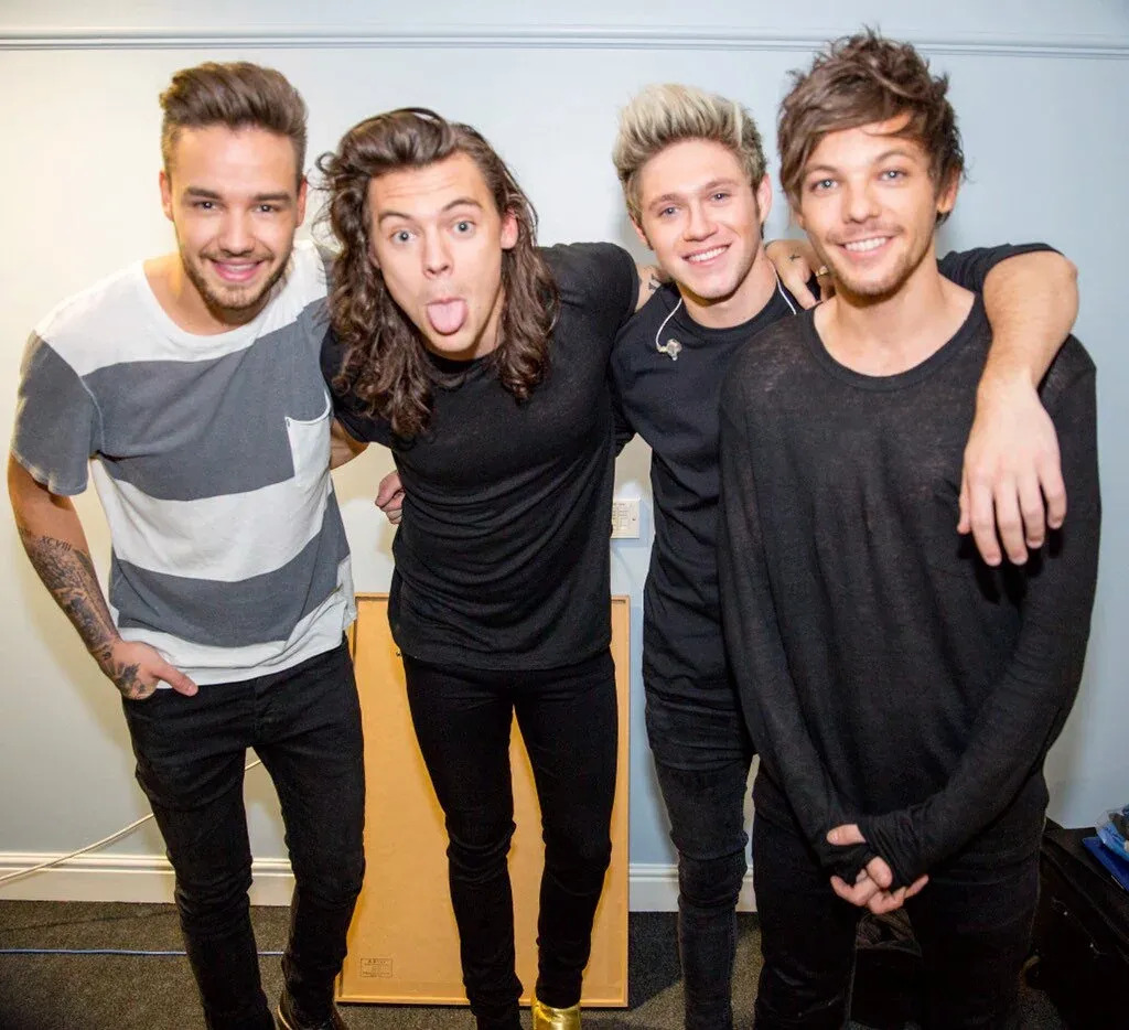 one-direction-1-1729131890545233607171-1729138372765-1729138372869134618065.jpg