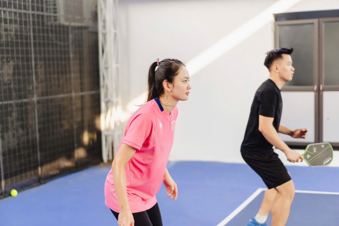 Ra sân pickleball hẹn hò, anh chàng cưới luôn được vợ hoa khôi - Ảnh 1.