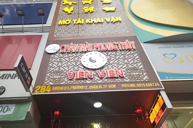 Cơ sở phun chân mày phong thủy bị tố chiếm đoạt 425 triệu đồng của khách- Ảnh 1. Cơ sở phun chân mày phong thủy bị tố chiếm đoạt 425 triệu đồng của khách- Ảnh 1.