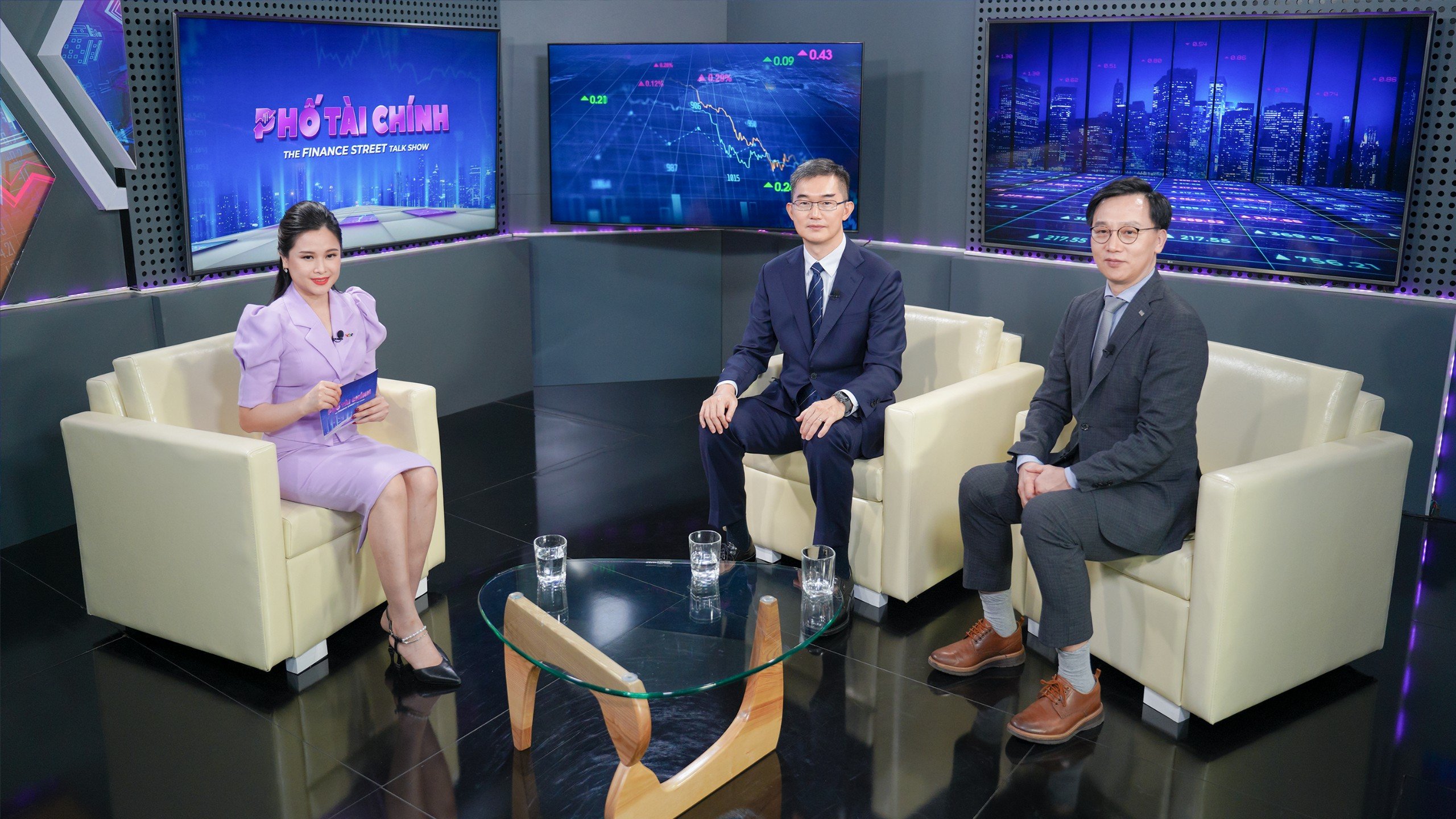 Nhiều Talk show về t&agrave;i t&agrave;i ch&iacute;nh, chứng kho&aacute;n ra đời ở Việt Nam, nhưng đ&acirc;u mới l&agrave; chương tr&igrave;nh khởi xướng đầu ti&ecirc;n? - Ảnh 1.