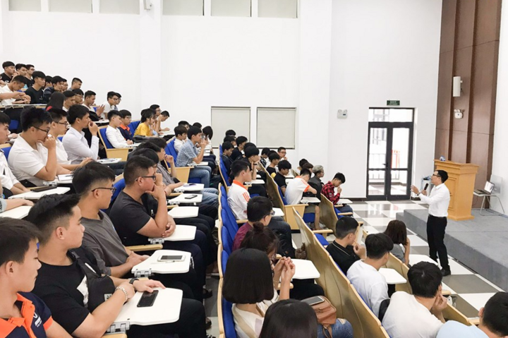 Nhiều tân sinh viên sốc sau khi &quot;nhập học ngành lỡ trúng tuyển&quot; - Ảnh 2.