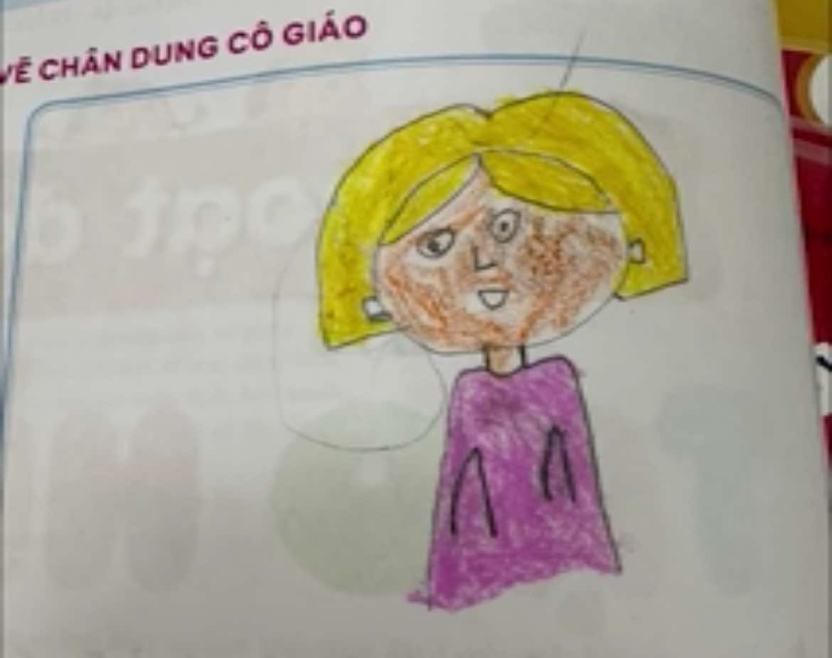 Học sinh vẽ chân dung giáo viên, nhìn sang cô mà dân mạng &quot;sang chấn&quot;: Trông không có 1 chút liên quan nào!- Ảnh 4.