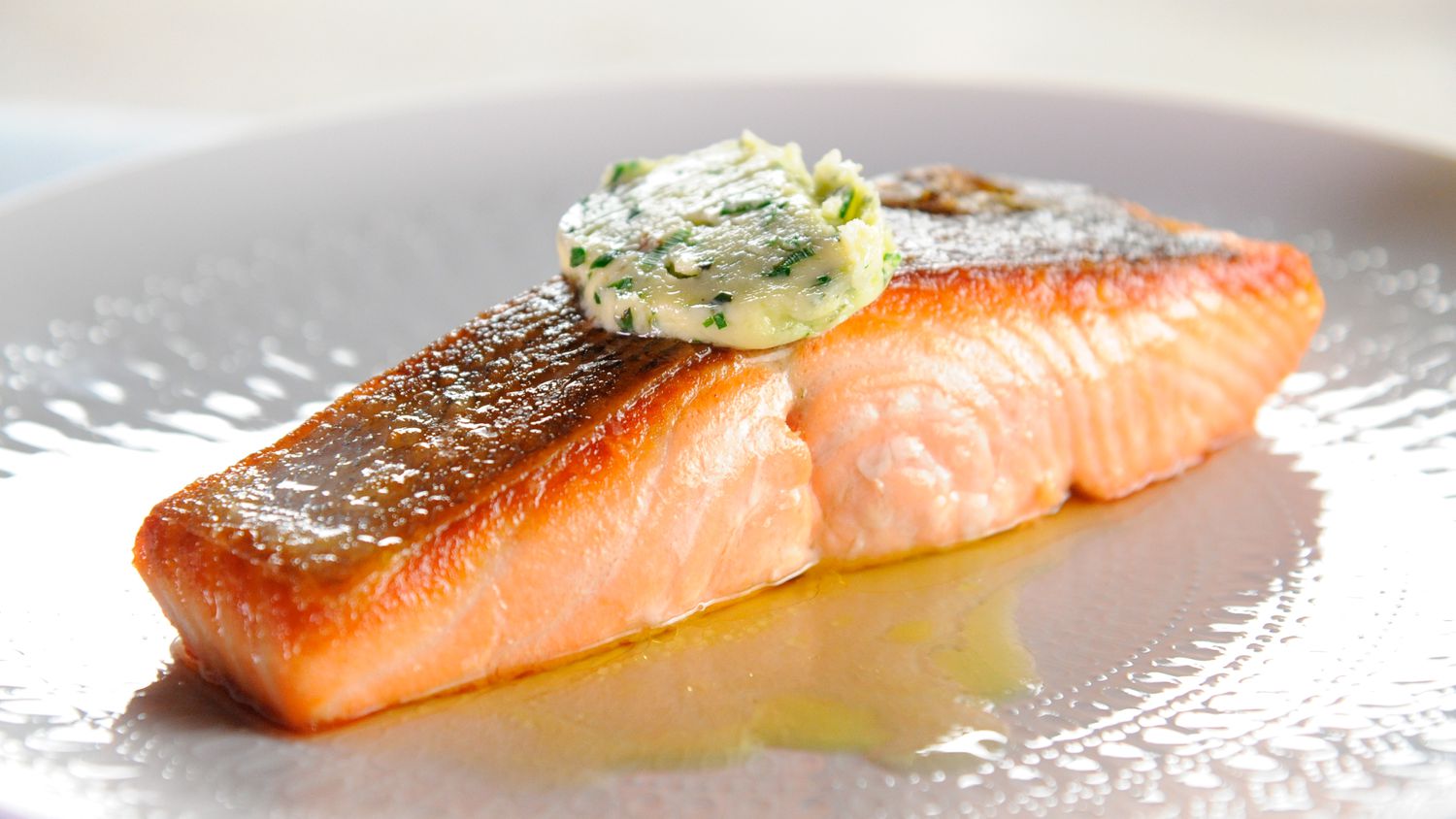 ms-pan-seared-salmon-fillets-lemon-butter-mscs113horiz-f47af9d1f6814062b71eb9d40662e629-1729383060781-17293830609041919288970.jpg