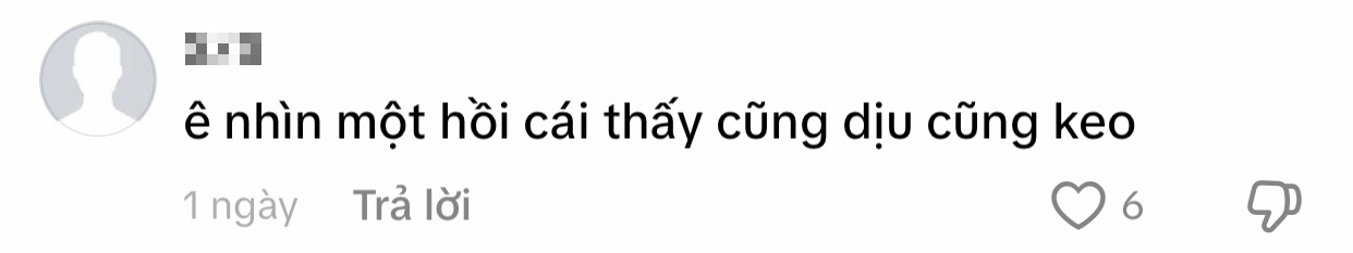 Khoe son người yêu tặng 20/10, cô nàng khiến dân tình “cười điên” vì rõ là màu hot mà lên môi như “trúng độc”- Ảnh 9.