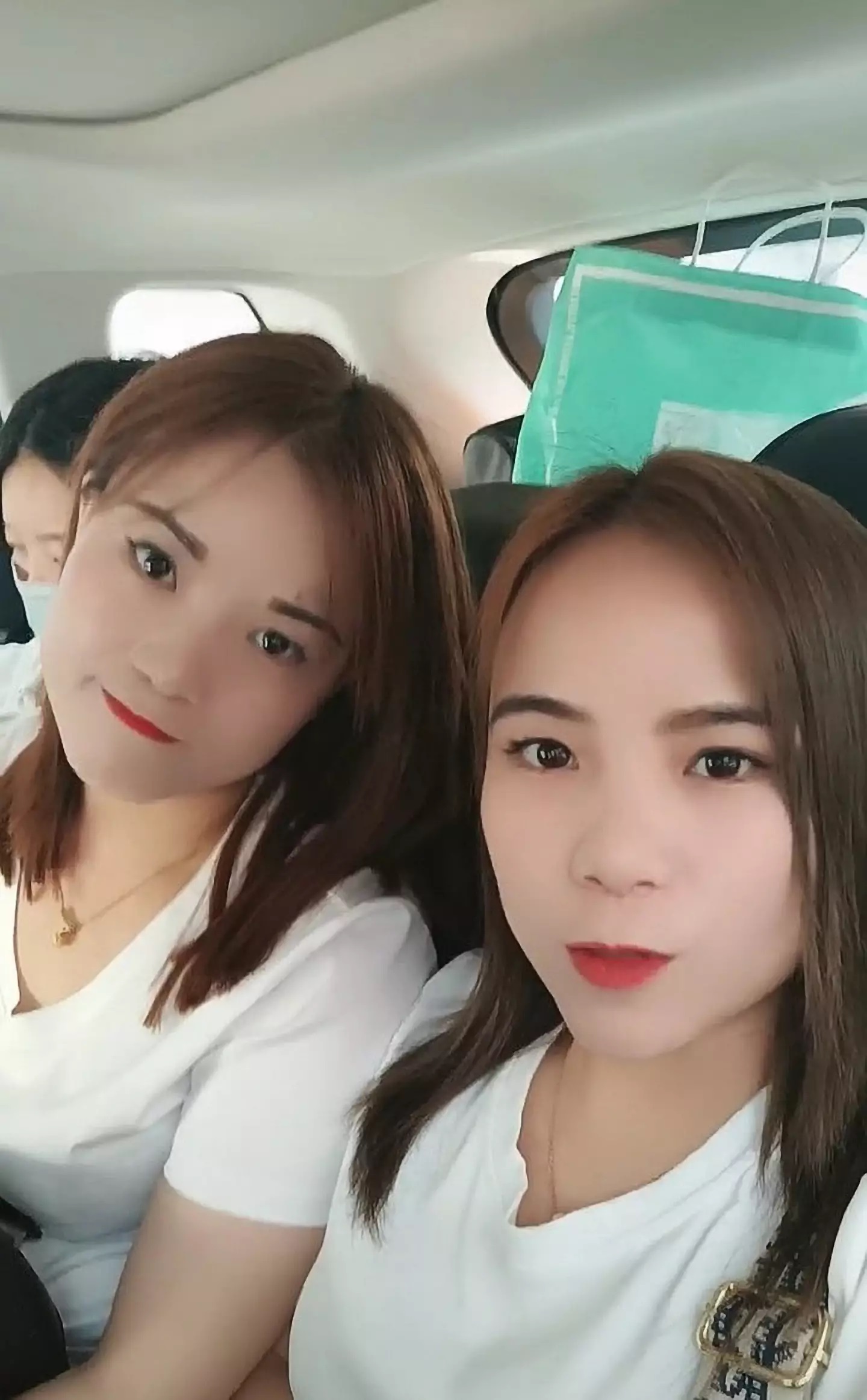 Cặp song sinh thất lạc 30 năm từ lúc mới sinh: Tình cảnh 3 năm sau đoàn tụ lại vô cùng thảm - Ảnh 1.