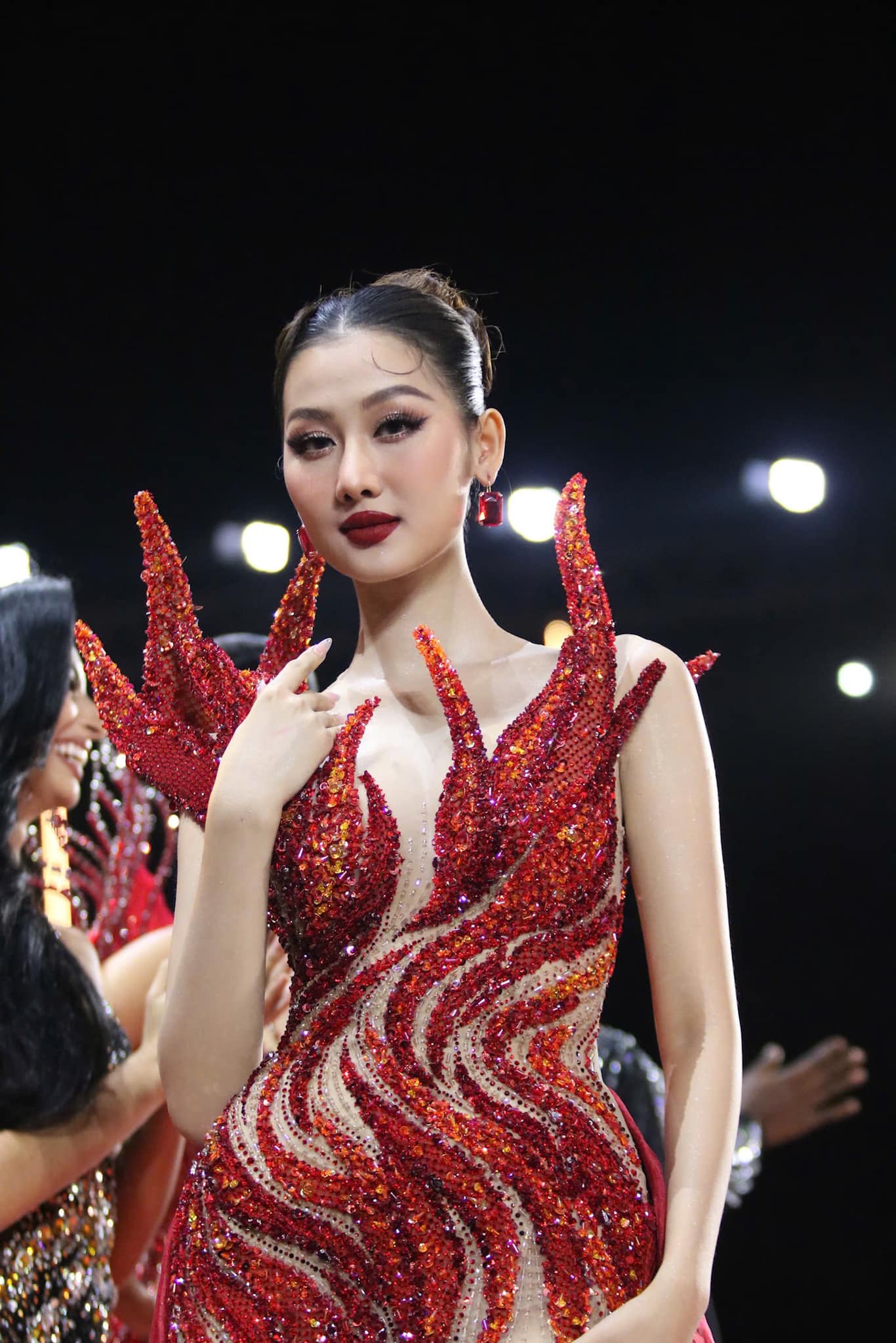 Chung kết Miss Grand: Quế Anh cực slay, hô tên quá cháy khiến fan Việt bất ngờ- Ảnh 2.