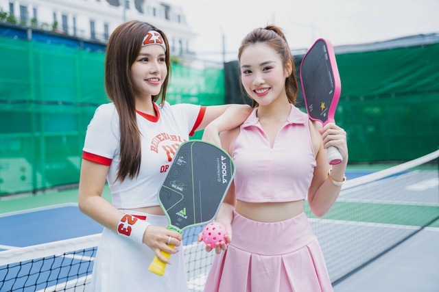 Tranh cãi về chuyện ăn mặc trên sân pickleball là xưa rồi: Mặc đẹp rồi lên sân chơi hay, ở đây có đủ nè!- Ảnh 4.