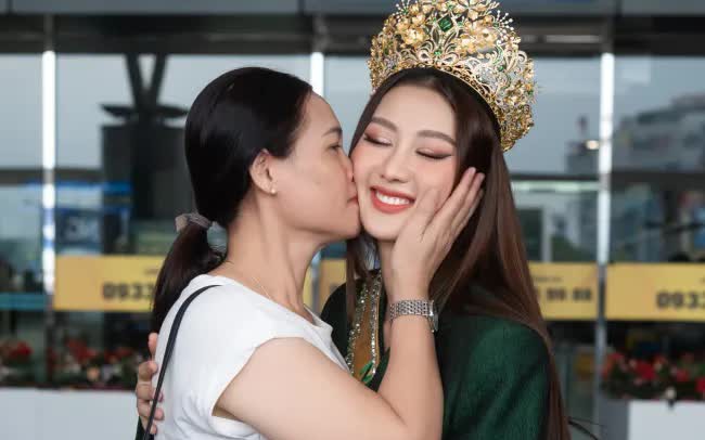 Hoa hậu Quế Anh lên đường dự thi Miss Grand International 2024