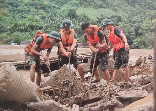 Làng Nủ, chuyện chưa kể - Kỳ 2: Phút bật khóc của người lính - Ảnh 3.