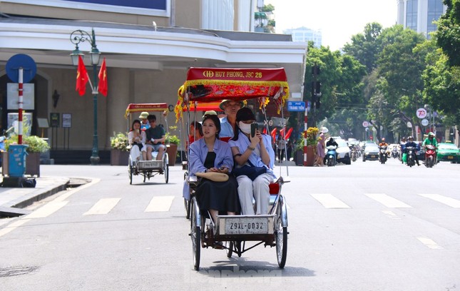 Hà Nội: Quận Hoàn Kiếm sẽ là khu vực đầu tiên thí điểm hạn chế xe gây ô nhiễm - Ảnh 2.