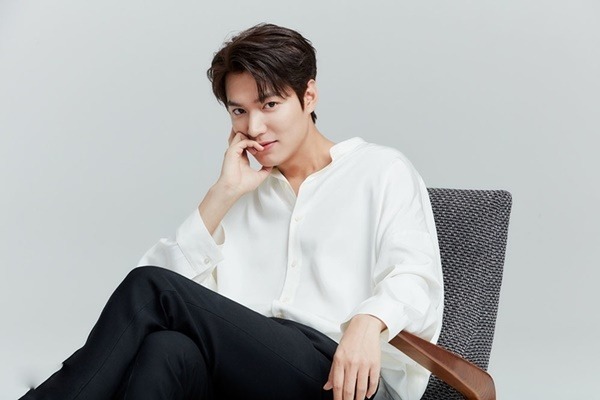 Hot: Lee Min Ho lộ cả tá &quot;hint&quot; hẹn hò ái nữ tài phiệt - Ảnh 9.