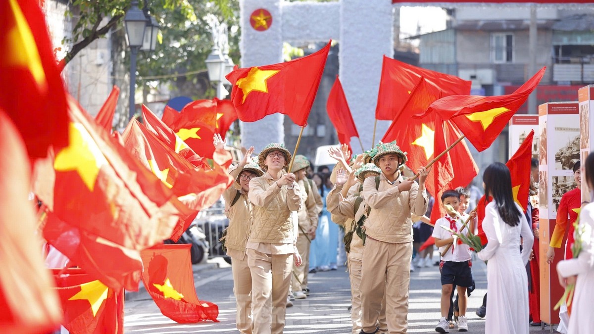 Không gian Hà Nội xưa sống động trưng bày 'Ký ức Hà Nội - 70 năm' - Ảnh 7.