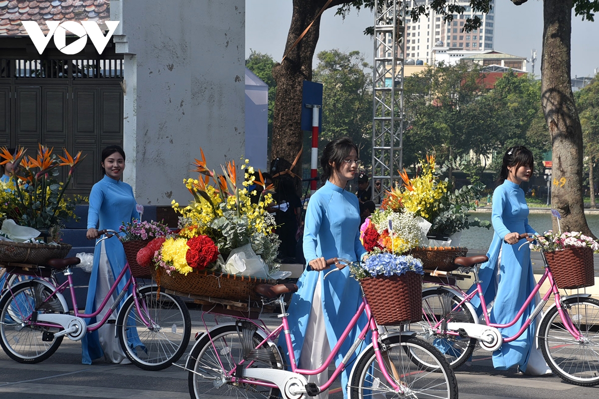 Màn trình diễn hoành tráng của 8.000 người trong Ngày hội Văn hoá vì Hoà bình - Ảnh 9.