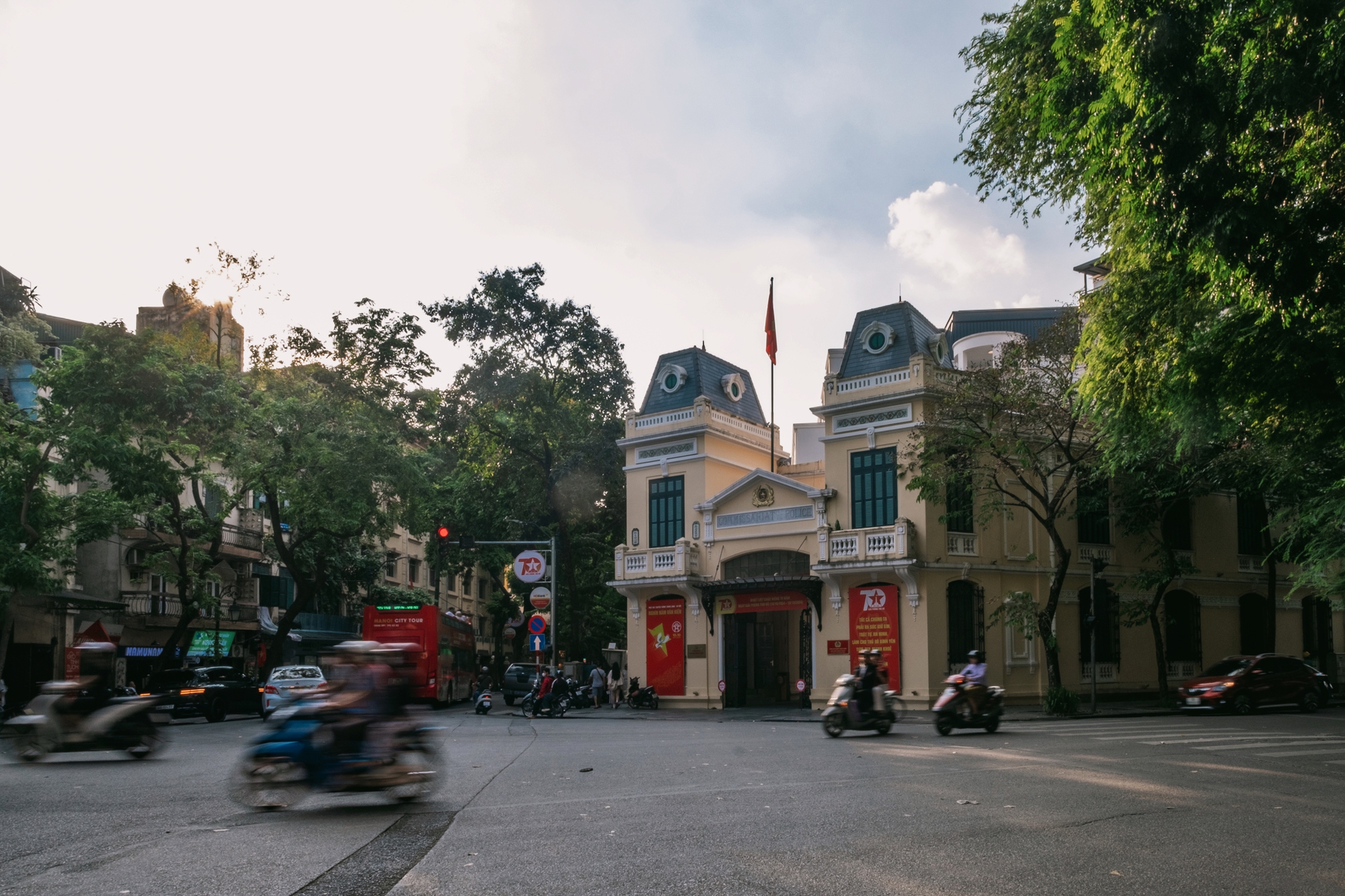 Hà Nội 70 năm sau Ngày Giải phóng: Những biểu tượng vẫn sống mãi với thời gian- Ảnh 27.