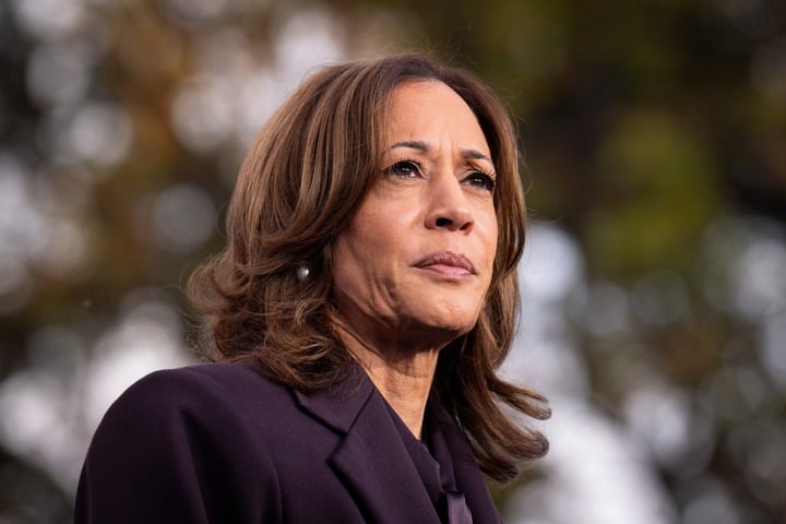 Bà Kamala Harris bị chỉ trích là 'thảm họa tỷ USD', nợ nần hậu tranh cử - Ảnh 1.