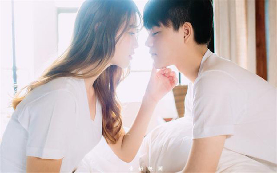 Đo t&igrave;nh cảm của ch&agrave;ng qua... nụ h&ocirc;n - Ảnh 1.